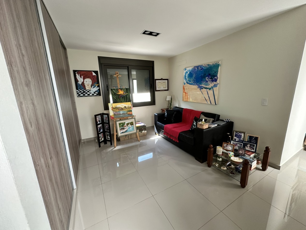 Bellisima y amplia casa de 3 dormitorios en importante country zona sur.