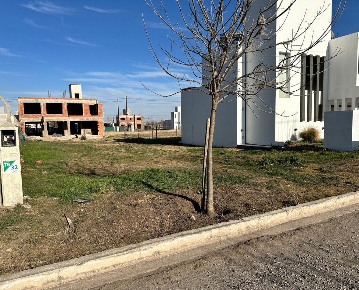Lote en barrio Tejas 4, 350 mts. Excelente oportunidad.