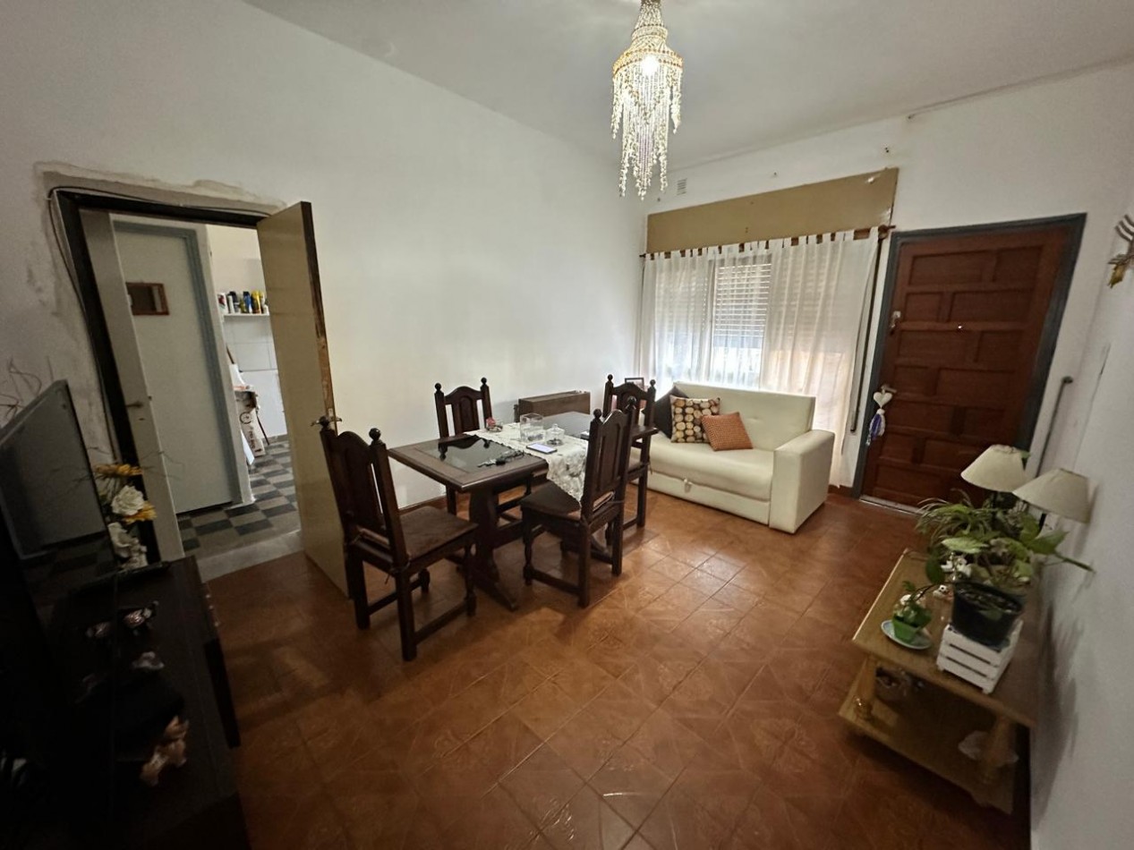 Hermosa casa de 3 dormitorios y 2 baños. Con patio. APTA CREDITO Y BANCOR.