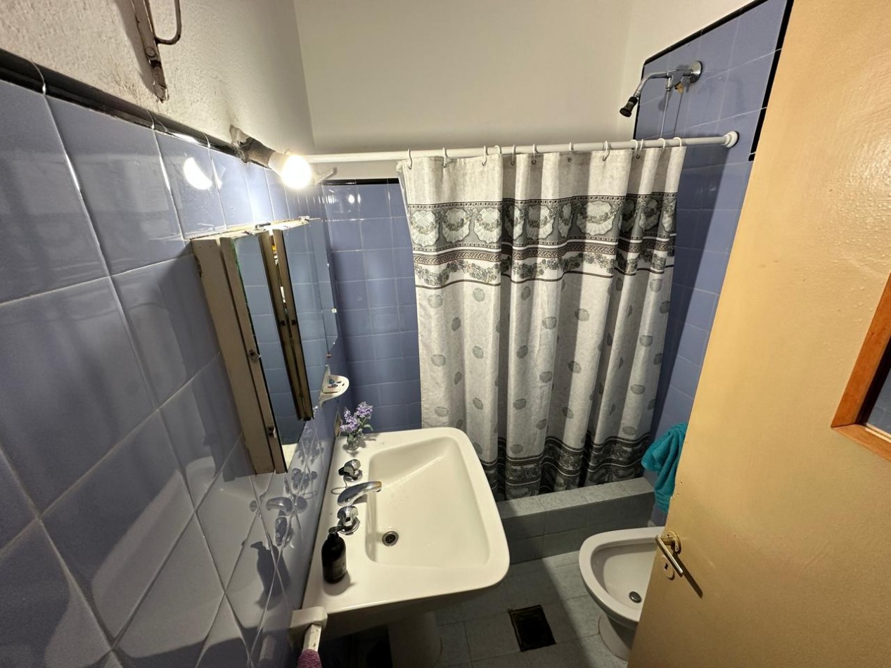 Hermosa casa de 3 dormitorios y 2 baños. Con patio. APTA CREDITO Y BANCOR.