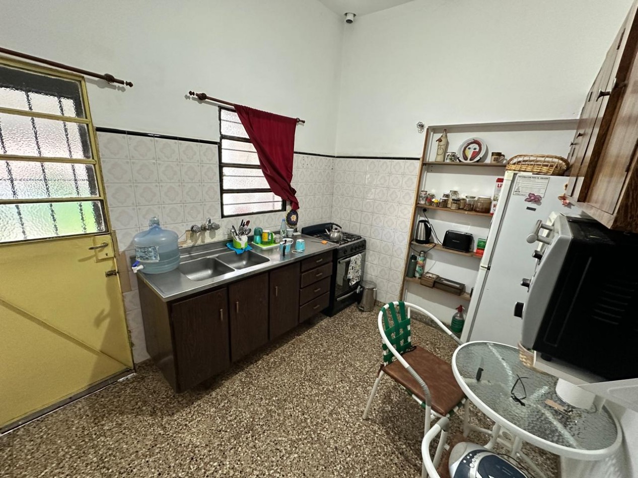 Hermosa casa de 3 dormitorios y 2 baños. Con patio. APTA CREDITO Y BANCOR.