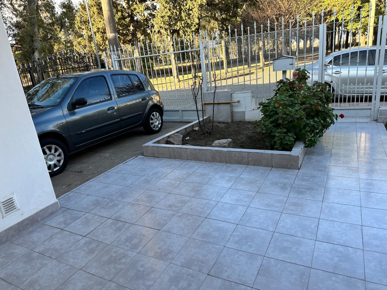 Hermosa casa de 3 dormitorios y 2 baños. Con patio. APTA CREDITO Y BANCOR.