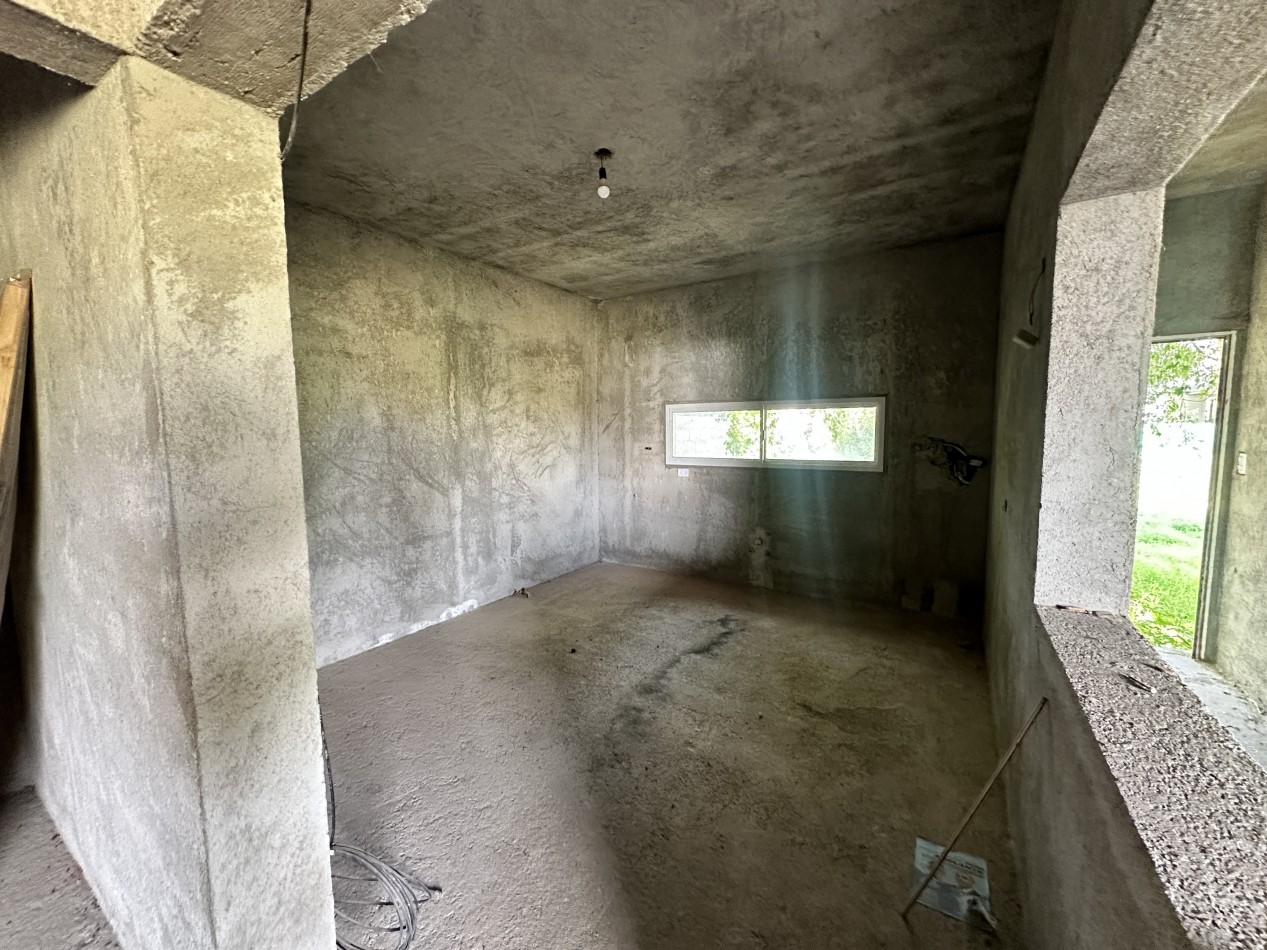 Casa a terminar, 300 mts de lote.