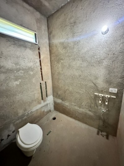 Casa a terminar, 300 mts de lote.