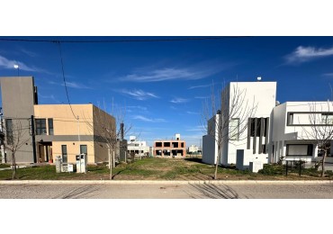 Lote en barrio Tejas 4, 350 mts. Excelente oportunidad.