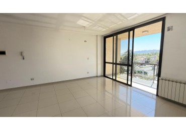 Excelente dpto de 2 dormitorios, 2 baños y balcon con asador.