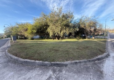 Lote esquina de 532 mts. Excelente entorno. Barrio Priv. Las Cañitas.
