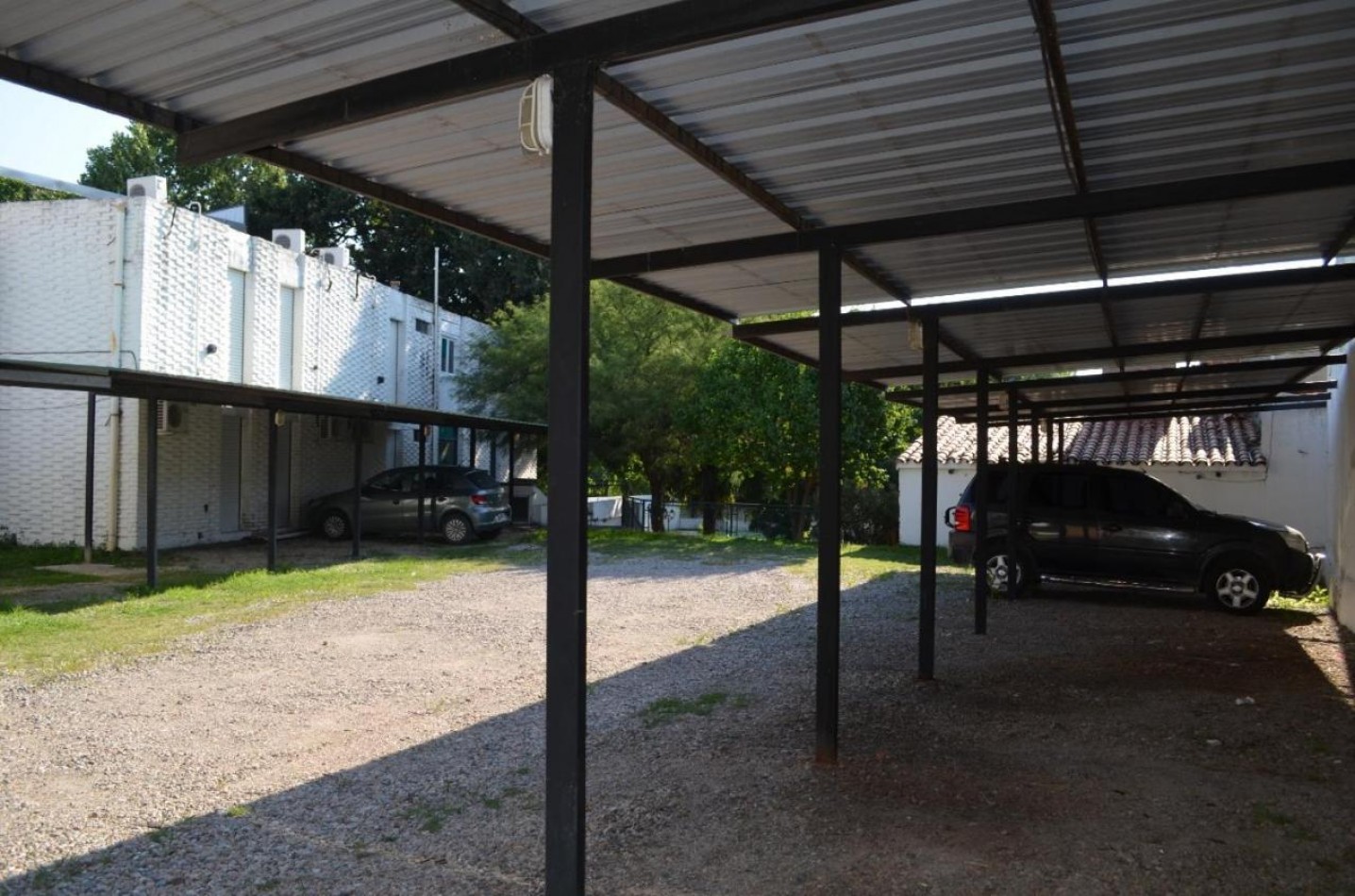 Propiedad en el centro de Mina Clavero, locales y hotel.