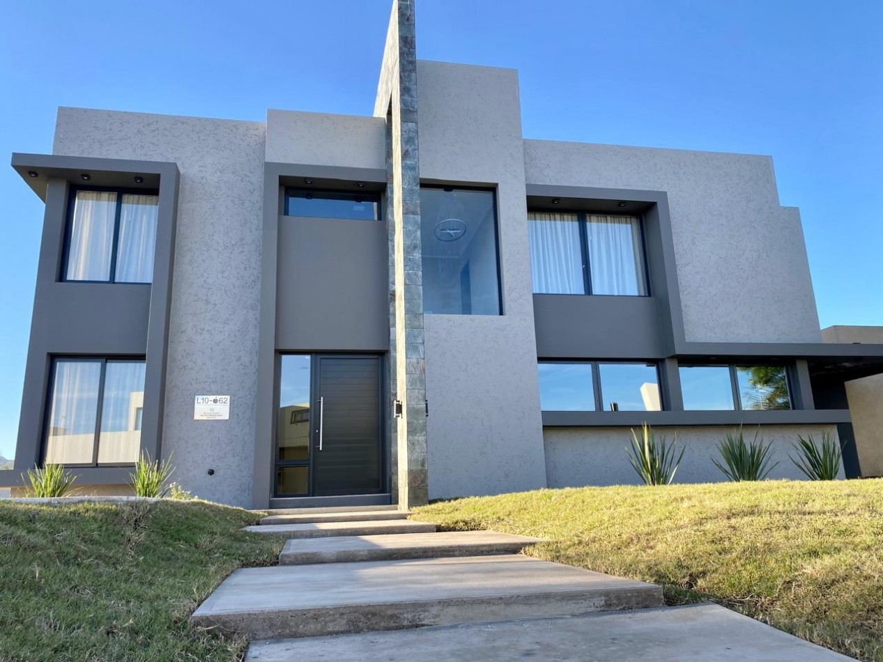Casa a estrenar en Las Cañitas Malagueño