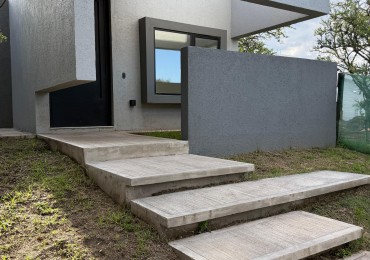 Moderna casa a estrenar, 2 dormitorios. Las Cañitas, Malagueño.